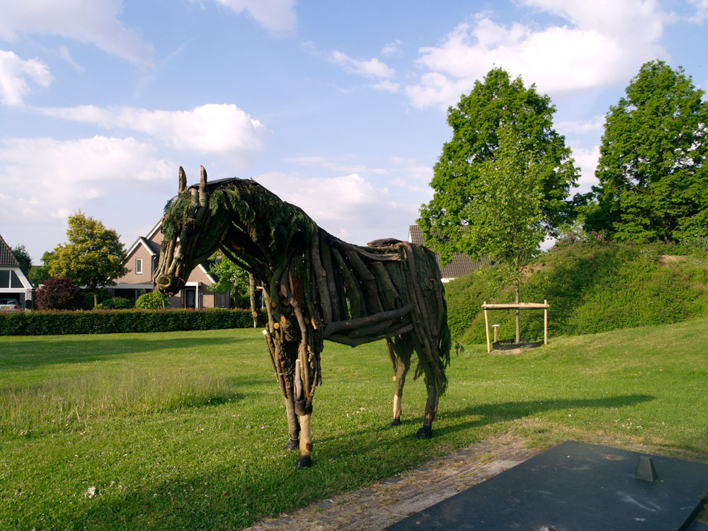 Houten kunstwerk is een stunt van …